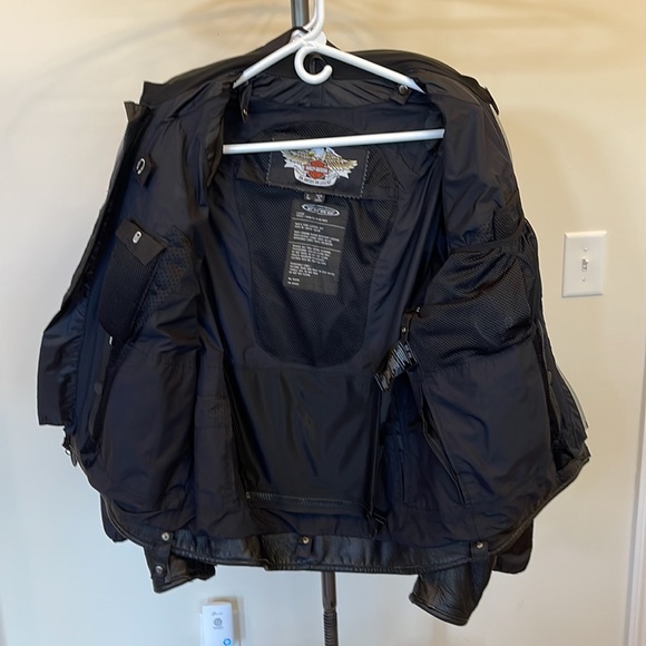 Authentic Harley Davidson leather motorcycle jacket with liner. Size Large - Picture 3 of 5